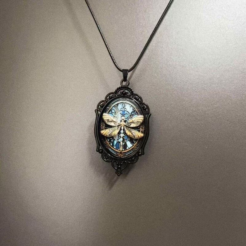 Vintage Retro Elegantdragonfly Pendant Paired with Romantic Gift Jewelry Gothic Necklace Trendy Accessories