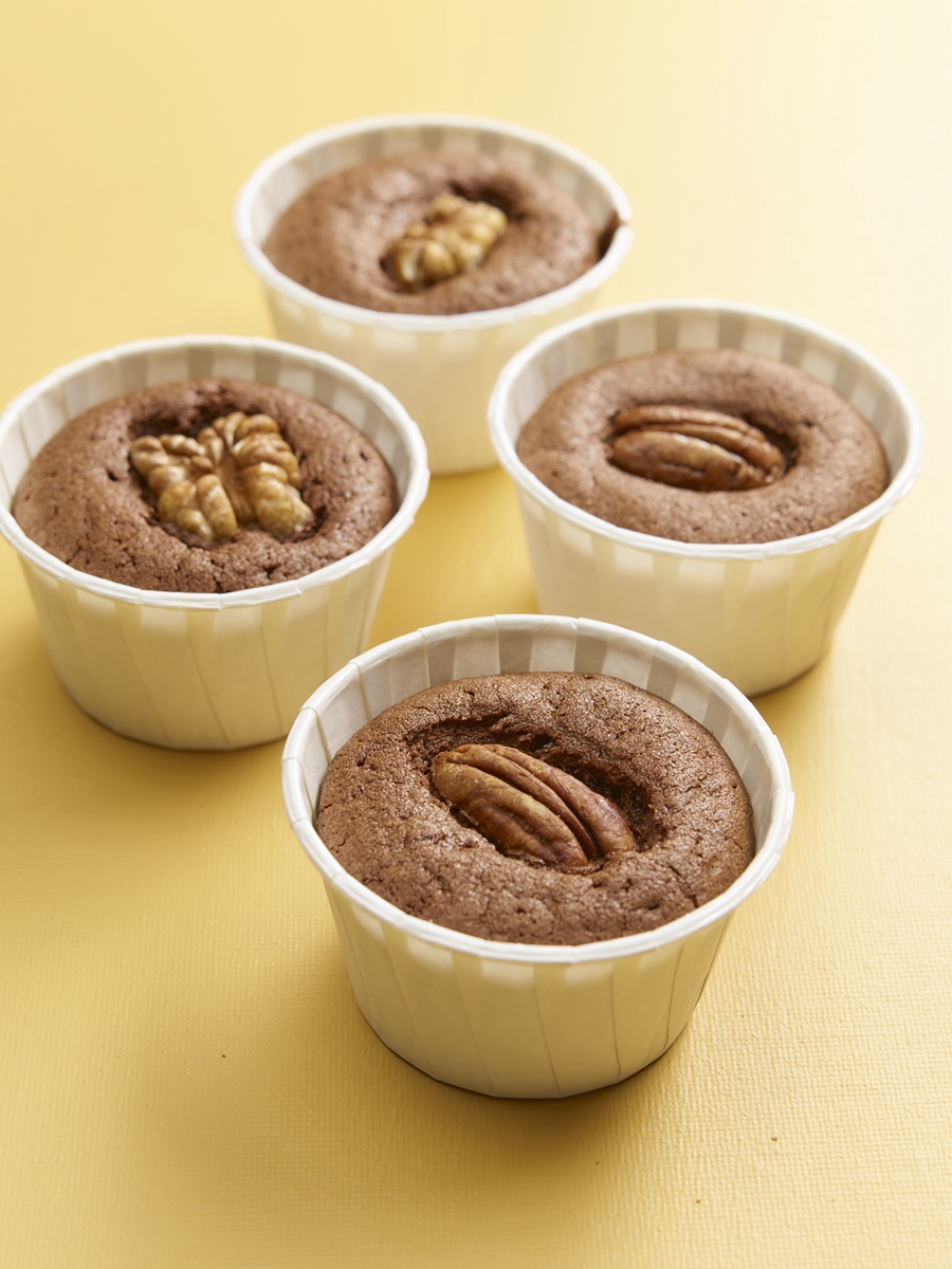 Black pecan brownie half-cooked chocolate cake (full hundred) ancient cake