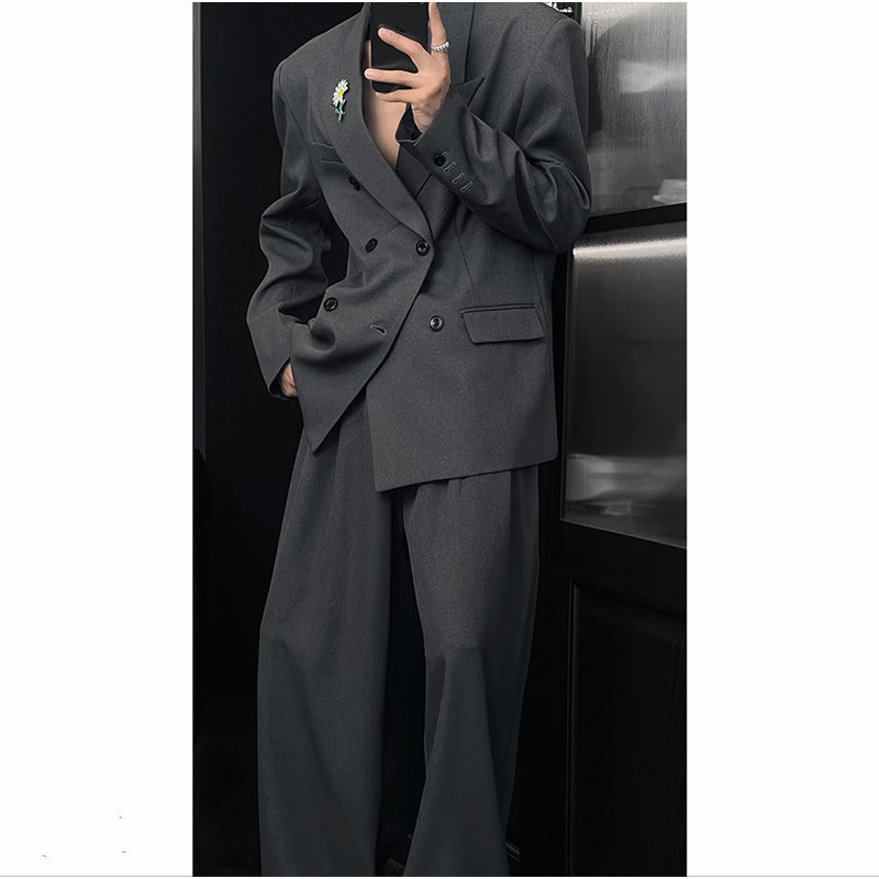 Trendy Double-Breasted Casual Suit for Men, Loose Fit, High-End Design, Peaked Lapel, New Style, Versatile