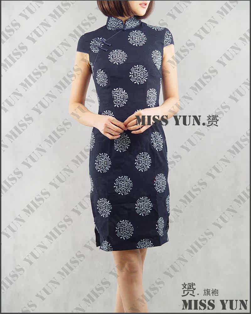2017 new blue printed cotton fabric large group flower short sleeves can be made of laminated cotton medium long sleeve lady Tang dress qipao blouse