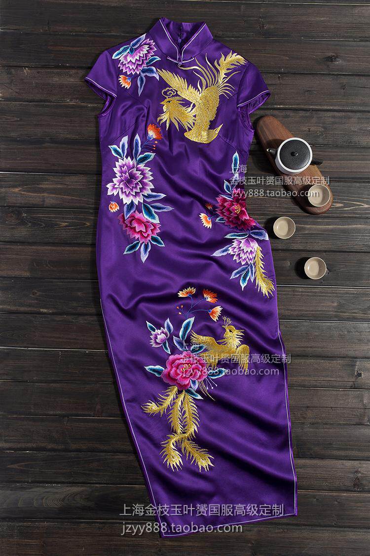 Precious Purple Silk Heavy Satin Embroidery Golden Phoenix Flowers Mother Long Qipao Gown Gown Wedding Banquet Wedding Ceremony