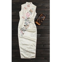  Soft Wan girl light champagne gold silk embroidery Plain pink big peony handmade butterfly buckle long cheongsam autumn