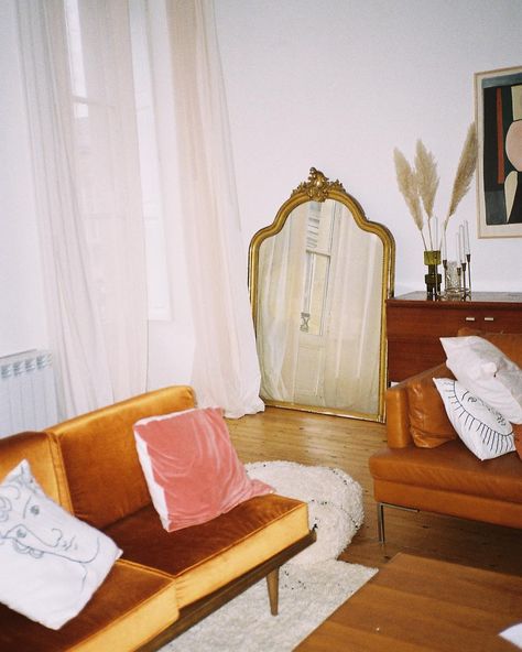 European-style carved full-body mirror wall-mounted makeup mirror wall-mounted full-body mirror clothing store mirror full-body floor-to-ceiling mirror three-dimensional