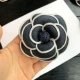 Thời trang Hàn Quốc khí chất cao cấp hoa lớn màu đen và trắng gió corsage trâm cài phụ kiện trang sức pin