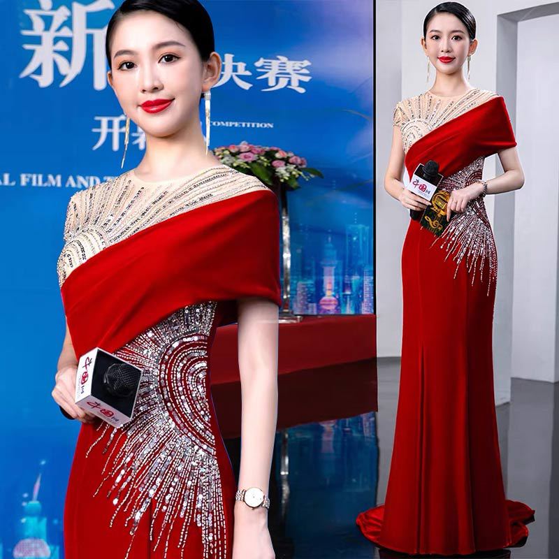 Banquet Host Evening Dress 2026 Season New Heavy-Duty Trendy Runway Large Fishtail Performance Dress