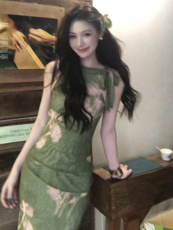Three Thousand Long Candles【Green Shadow Flower Marks】New Chinese-Style Retro Printed Slim-Fit Stretch Mesh Set with Camisole + Long Skirt