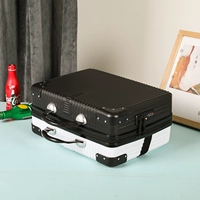 Белый с черным [замороженным пакетным углом]