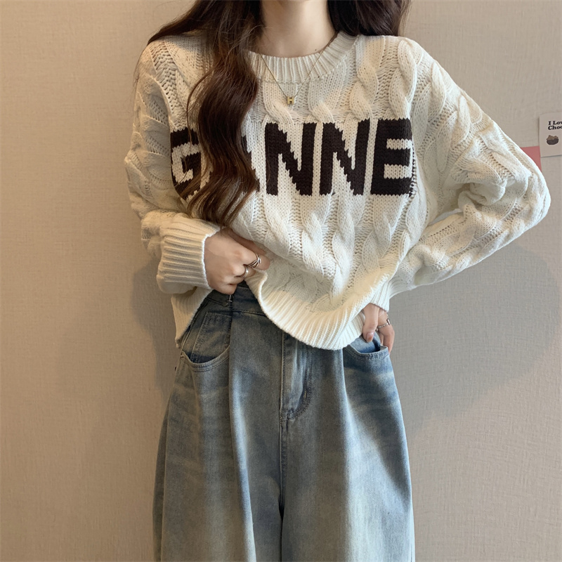 Korean Style Lazy White Knitted Sweater Twist Pattern Sweater for Women Spring New Plus Size Slightly Chubby mm Slimming Short Top Korean Style Lazy White Knitted Sweater Twist Pattern Sweater for Women Spring New Plus Size Slightly Chubby mm Slimming Short Top