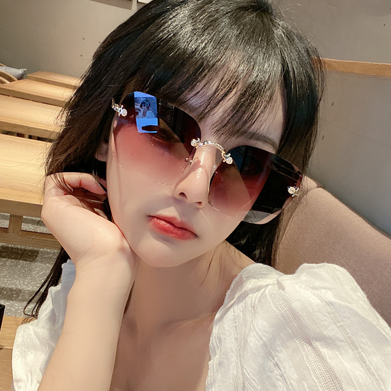 2020 New Sunglasses Women's Anti-UV Round Face Big Face Thin Glasses Women's Korean Version Tide Net Red Sunglasses Ladies