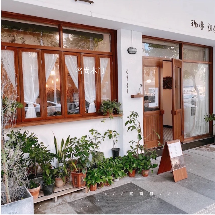 Custom pine solid wood casement door and window combination coffee shop flower shop bakery restaurant shop glass wooden door