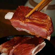 Larch Bones Sichuan Special Products Chongqing Farmhouse Homemade Berlimb Firewood Fire Smoked Select No Large Bone Straight Row Vacuum Packing