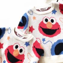 Autumn and winter new boys tops baby bear retro festive red foreign style knitted sweater cartoon childrens sweater