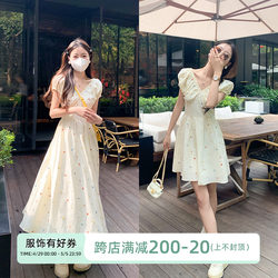 Zeng Xiaoxian Garden Love Letter French V-neck Lace Puff Sleeve Dress Women's Early Spring High Waist Long Dress for Little People