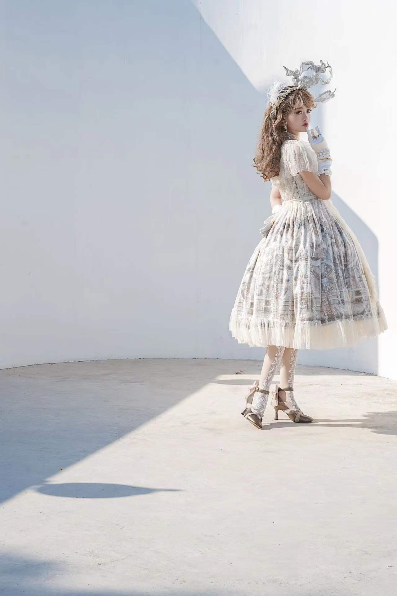 The Old Customer End of the VG Opera House (Old Customer Tunvendors)