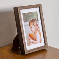 Коричневый