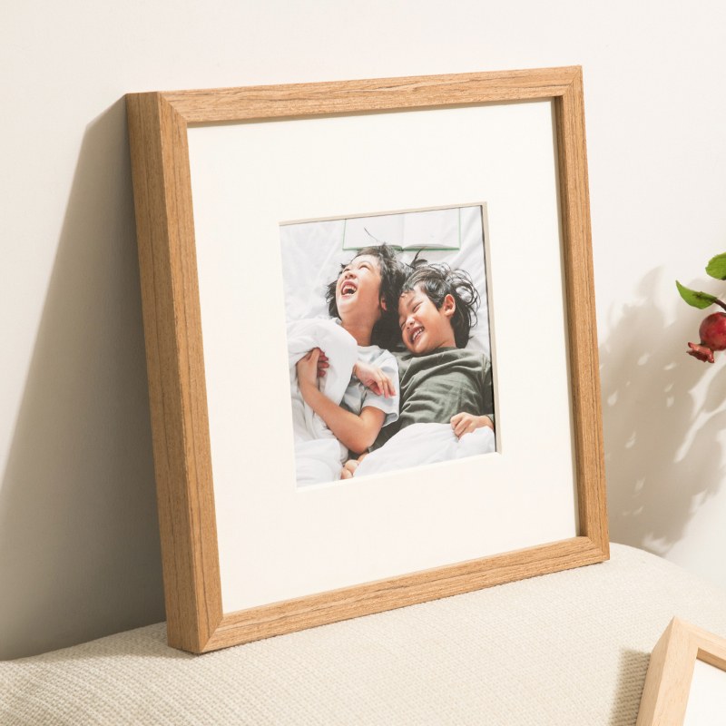 Square Solid Wood Photo Frame Stand, Picture Frame, Frame for Mounting, Wall Hanging, Printed and Washed Photos Made into Photo Frame Decorations