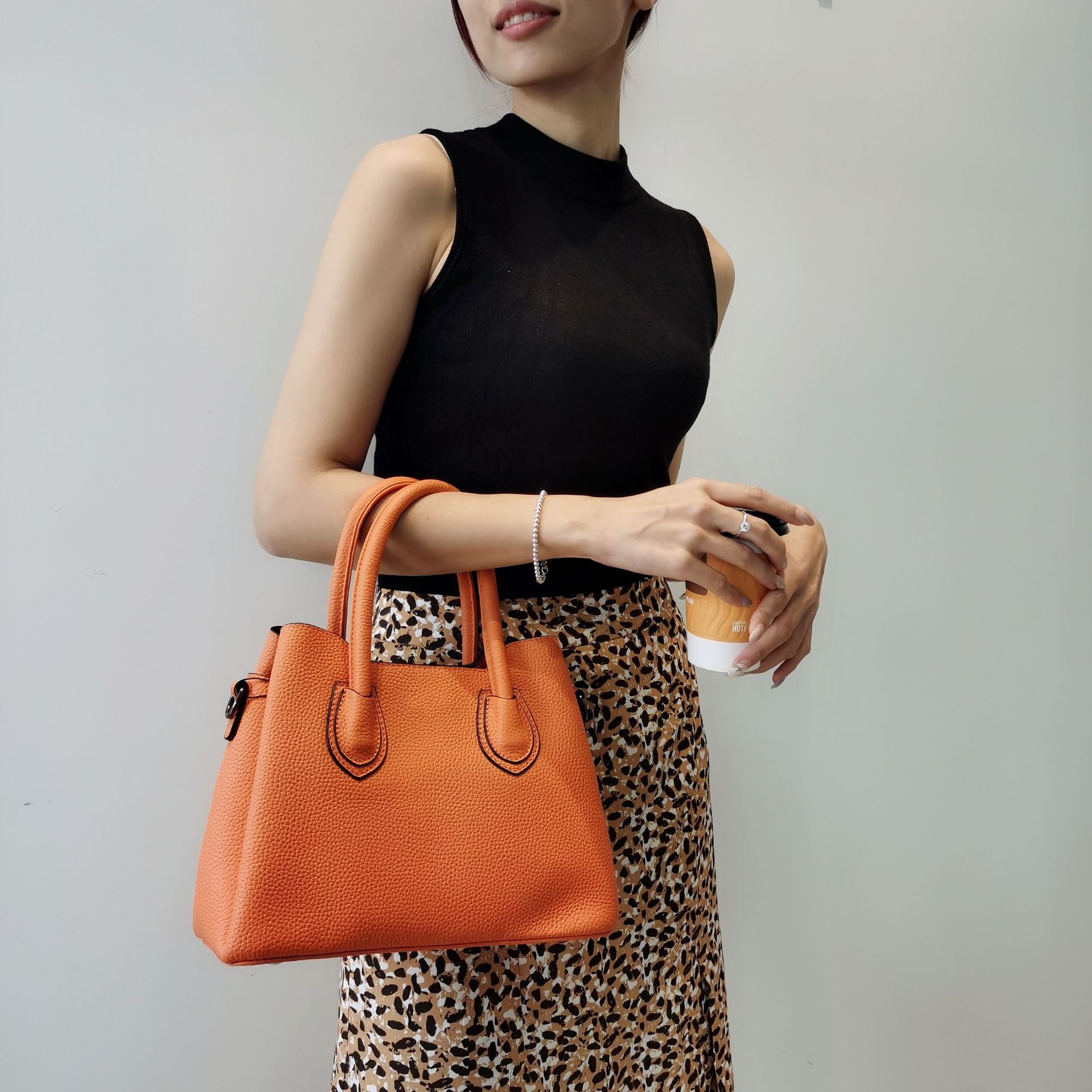 01 Leather women's bags fashion trend bucket large-capacity bags handbags messenger women's bags