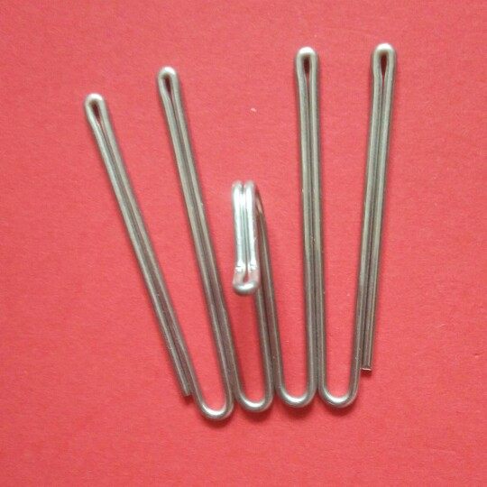 Modern curtain hook Curtain four-claw hook Simple living room gauze hook European curtain hook Track ball hook