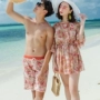 Cặp đôi đồ bơi 2019 mới đi biển bên bờ biển nữ kết hợp áo hai dây rộng rãi quần nam đi biển áo tắm nóng bỏng - Vài đồ bơi 	bộ đồ đôi đi biển