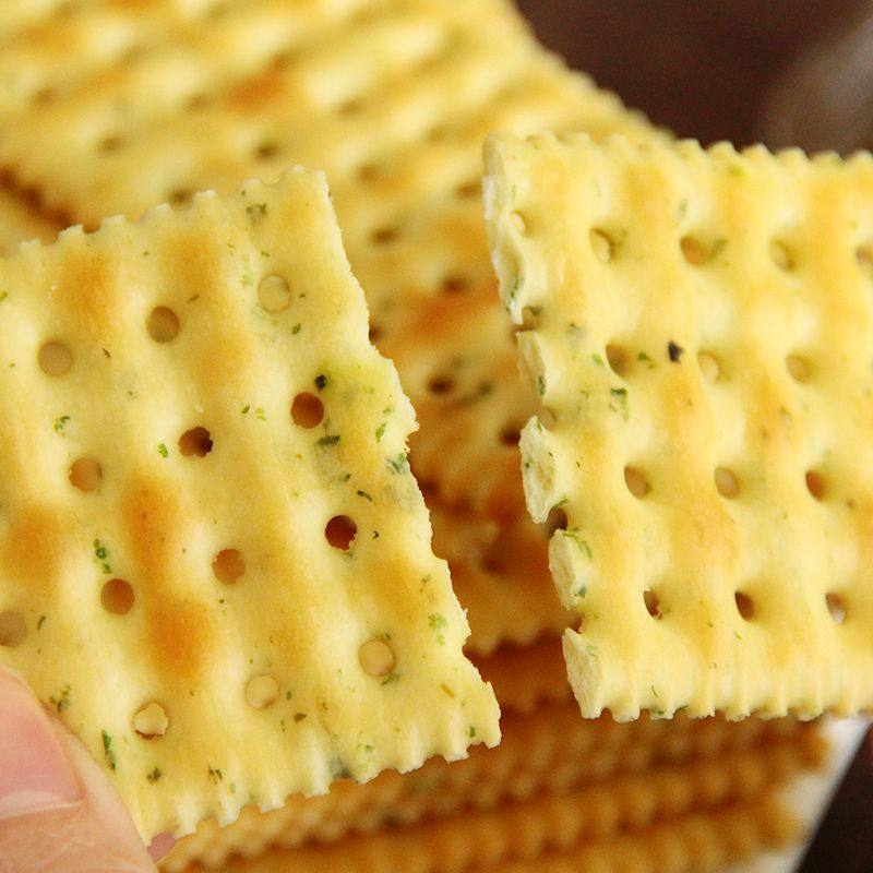 Soda Crackers with Chive Flavor and Yam Flavor, Individually Packaged, Multi-Flavor, Whole Box, Casual Snacks for Office Leisure