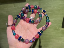 Non-refundable and non-exchangeable contrasting glass necklace Italy