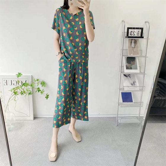 Summer cotton silk fashion suit mother thin section loose large size cotton silk two-piece suit for ladies man-made cotton short-sleeved suit