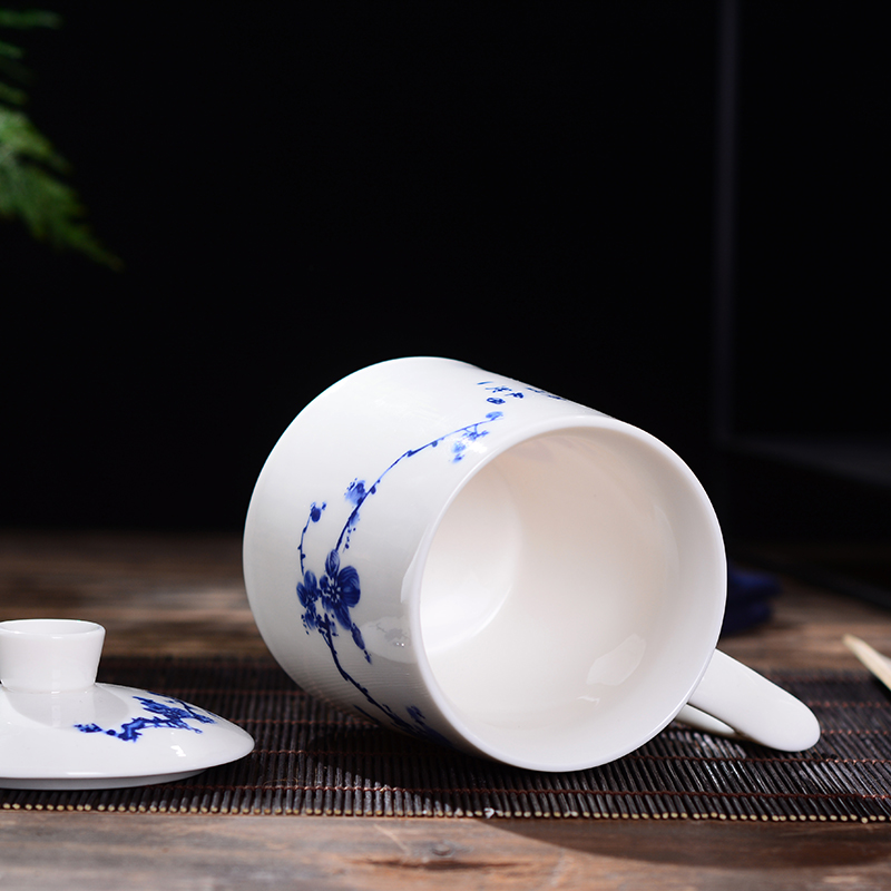 Jingdezhen ceramic cups with cover household glair tea cup of the big office gift custom ipads China tea cups