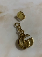 Одна прокладка (содержит головку галстука)