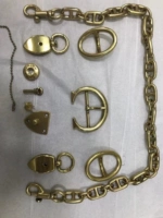 Полный набор фурнитуры для седельной сумки.