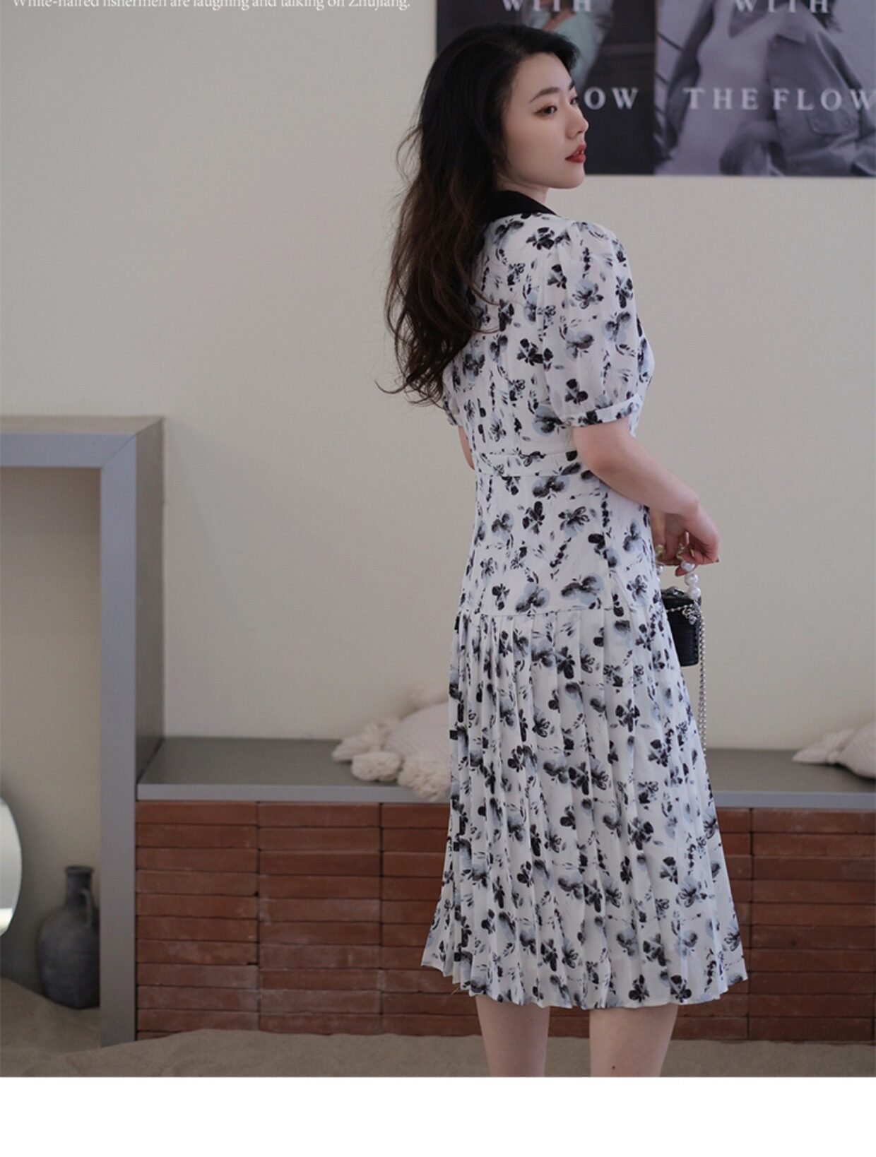 JML姜麦粒 法式复古百褶水墨连衣裙长款高腰碎花V领显瘦茶歇裙夏详情12