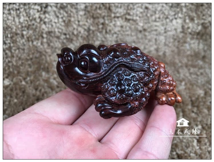 Mahogany Hainan Huanghuali old material golden toad fortune-telling play ornaments tea pet hand piece men's carry-on lanyard to play