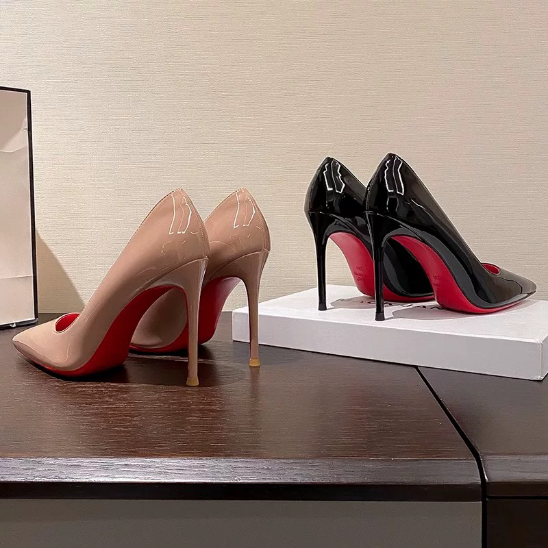 Red-Soled Patent Leather High Heels for Women, 2026 New Style, Pointed Toe, Shallow Mouth, Elegant and Sexy Stiletto Heels, Women's Single Shoes, Small Size Red-Soled Patent Leather High Heels for Women, 2026 New Style, Pointed Toe, Shallow Mouth, Elegant and Sexy Stiletto Heels, Women's Single Shoes, Small Size