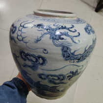 Highly imitated ancient Yuan Dynasty blue and white dragon pattern ceramic large pot old firewood kiln earthy smell old ware with good hair color factory price