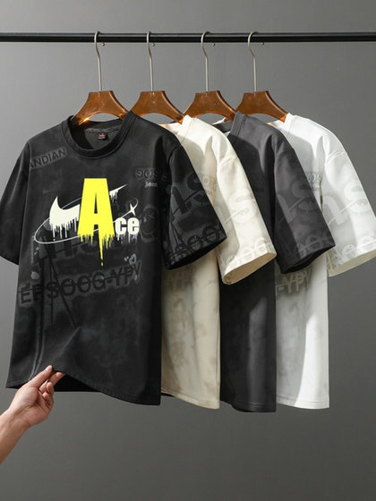 耐克顿T恤男夏季新款潮牌大码不规则满印圆领宽松休闲百搭五分袖