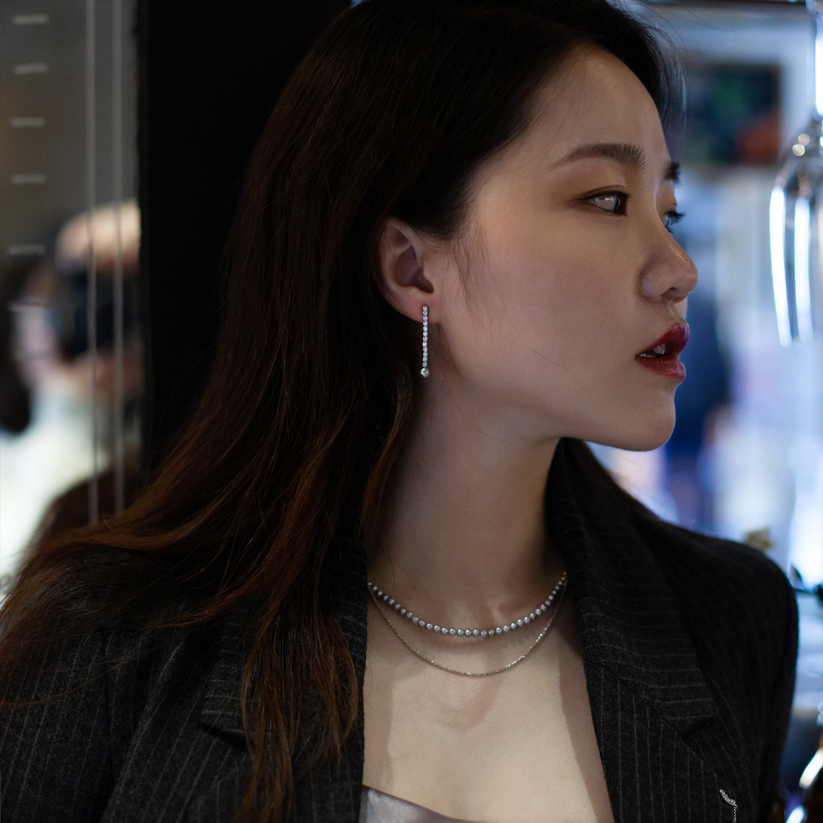 HeyJewel bright silver gray natural pearl inlay crystal drill ear needle female temperament elegant exquisite niche design ear clip