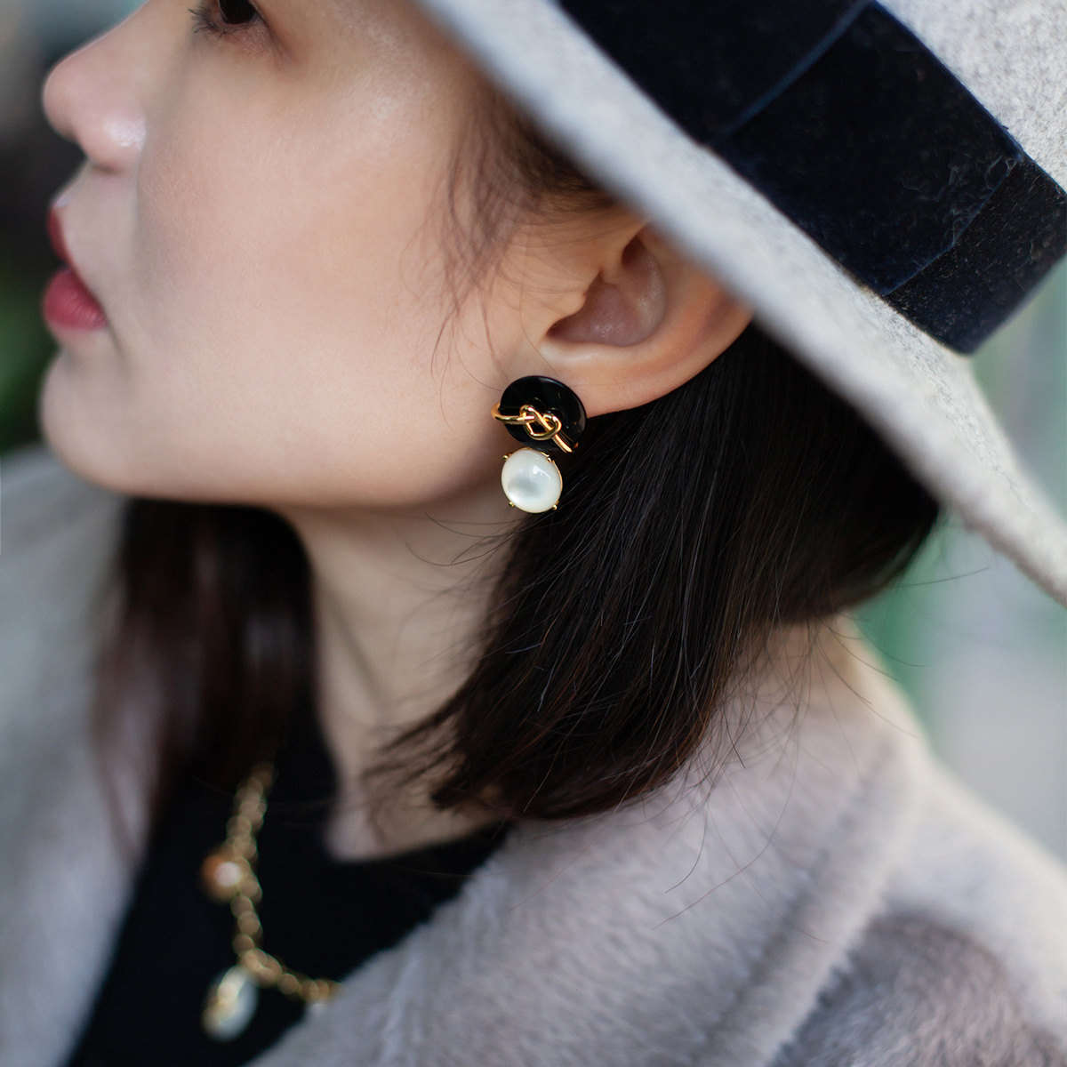 HeyJewel Retro Natural Black Manau Mother Bell Naw Lady Design Sense Head-Up Send Girlfriend