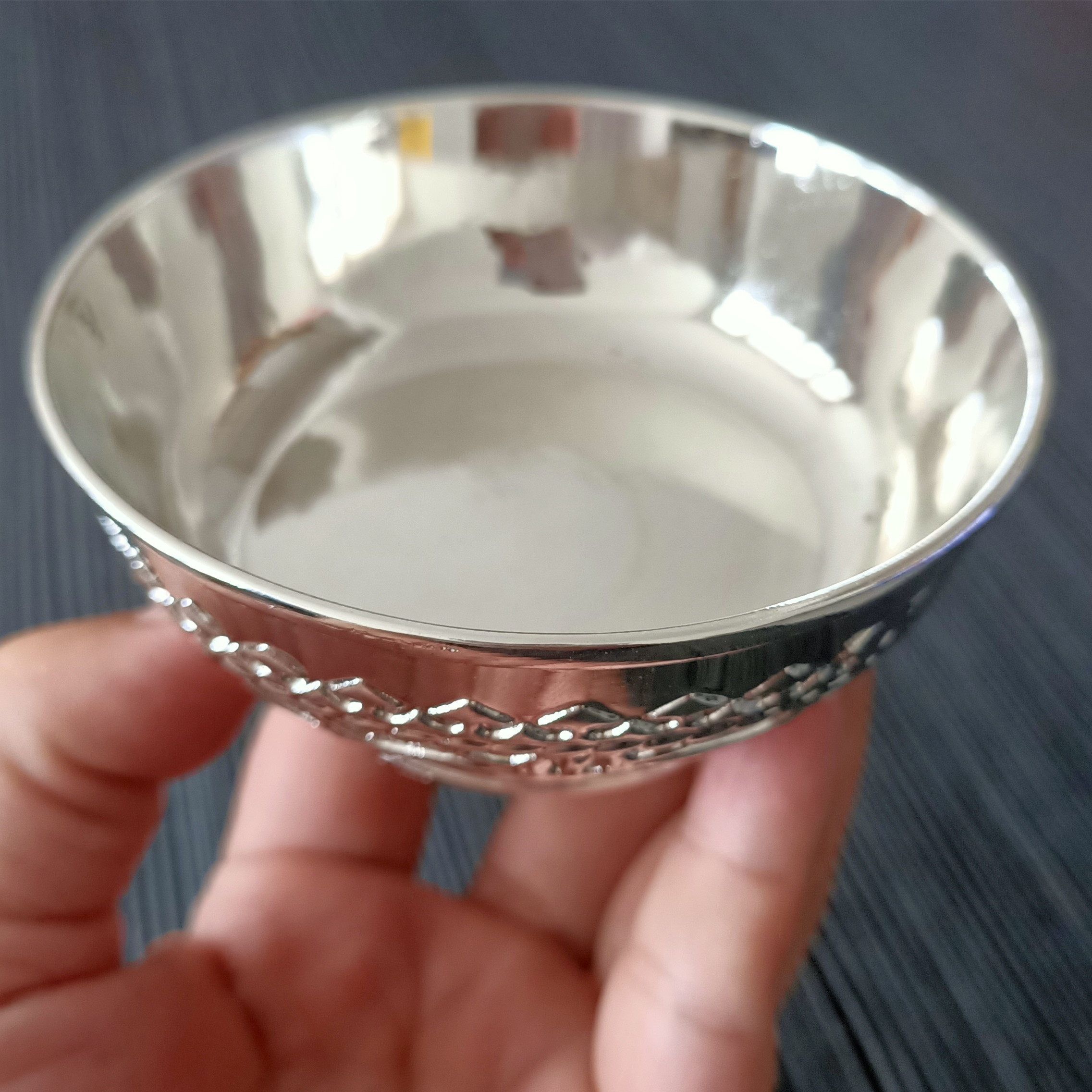 Buddha's Supplies Paraphernalia Flamethrower and Amphibious Tools are used for a bowl for a water supply silver bowl for a fasting meal