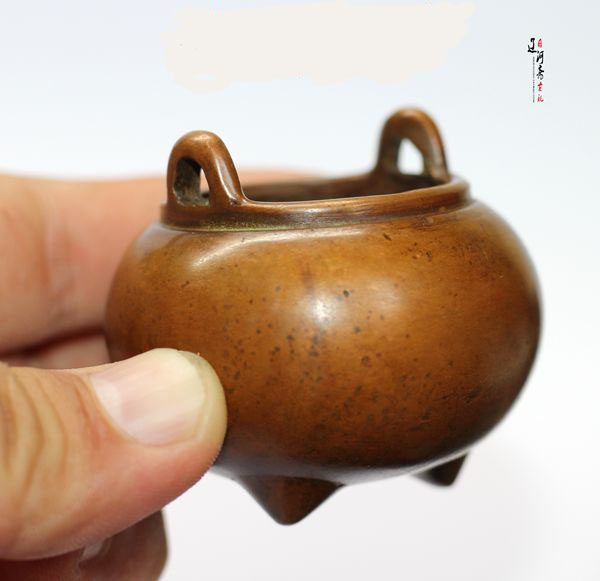 Small Xuande furnace amphora milk stove mini pocket antique incense burner line incense burner copper Xuande furnace tea ceremony for Buddha ornaments