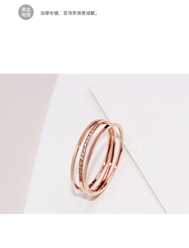 Thời trang vàng hồng ba lớp micro-inlay nhẫn titan thép nhẫn nữ màu nhẫn ngón tay ngón trỏ nhẫn nhẫn quà tặng J070 nhẫn nam kim cương