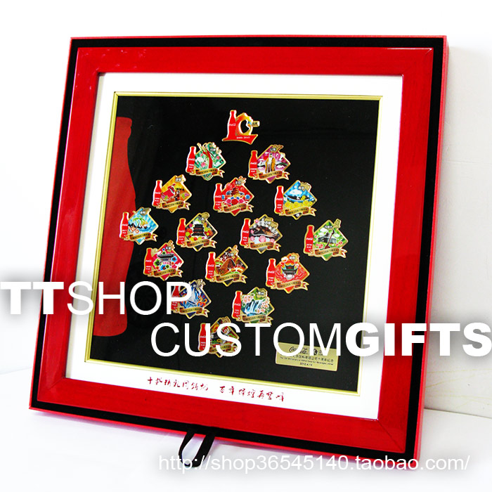 Coke Coca-Cola Coca-cola's annual celebration of metal badges with a chest pin-all over the landscape collection