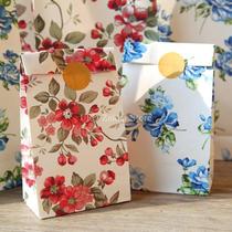 Red and blue pattern Kraft paper bag gift paper bag folding paper bag Kraft paper gift bag Christmas gift bag