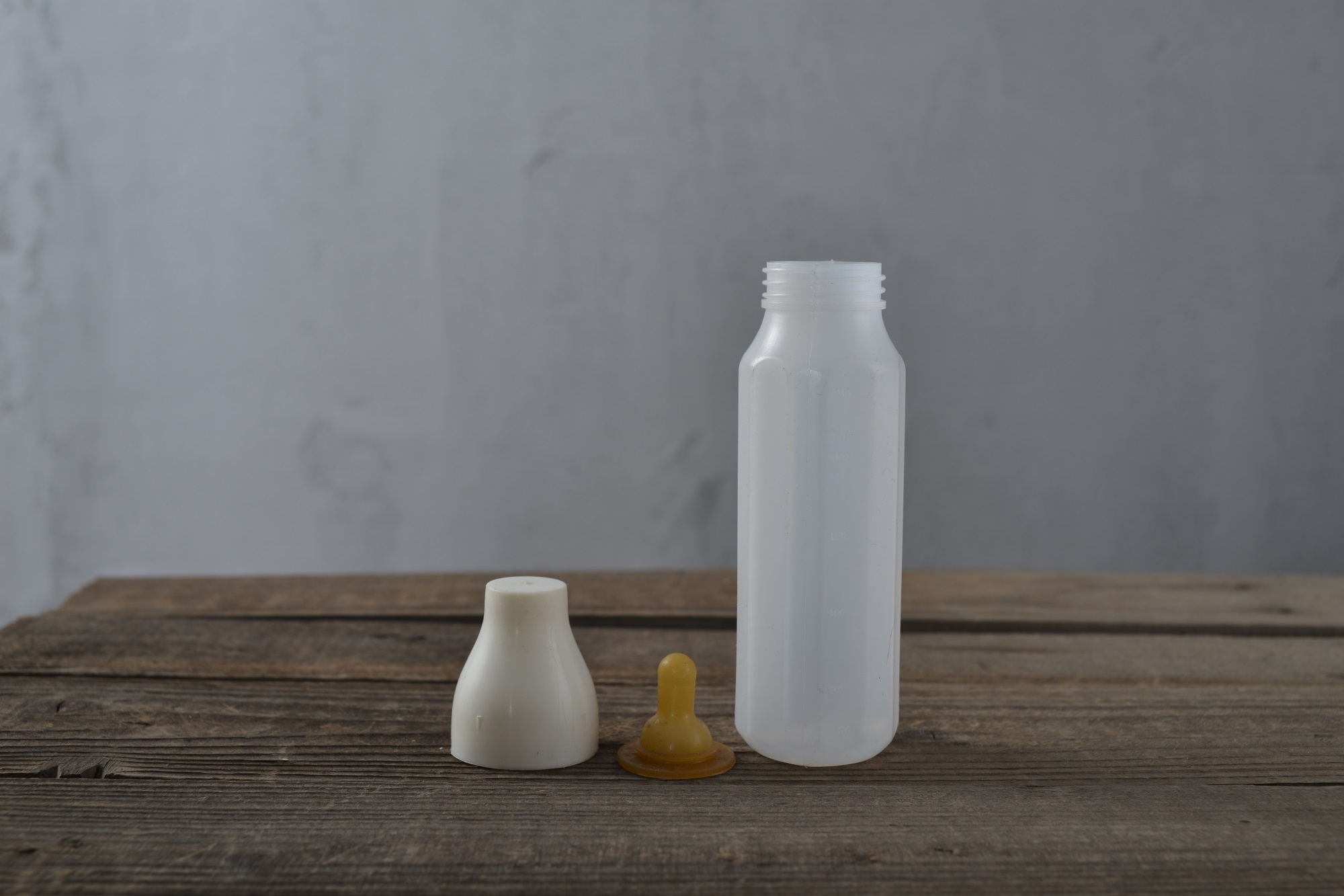 70's 80's 90's nostalgic film and television props collection out of print glass plastic baby bottle