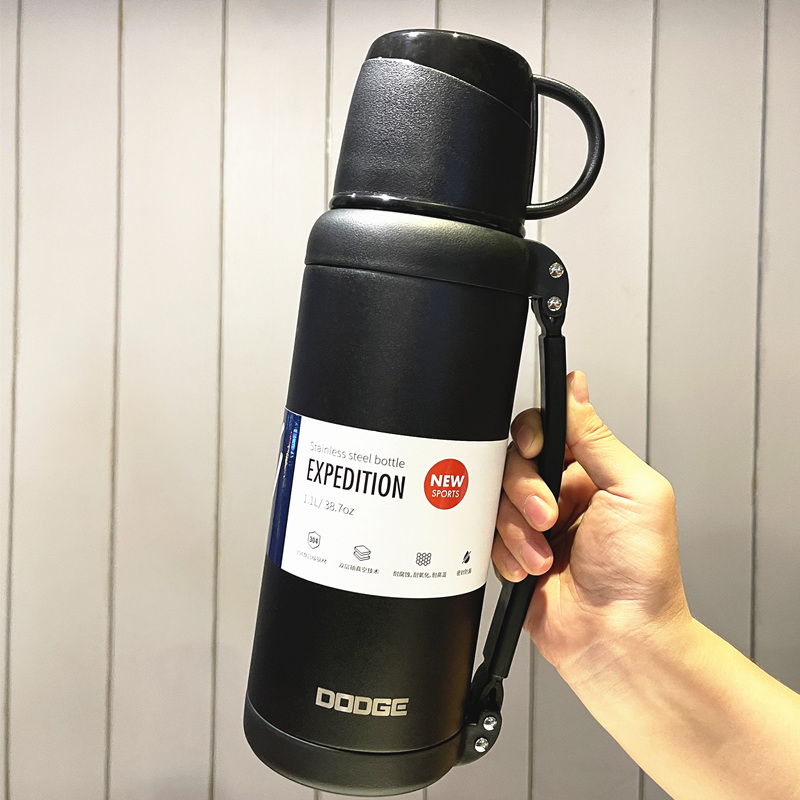 Insulated Kettle Large Capacity Outdoor Travel Water Glass for men and women Vehicular Stainless Steel Cups Portable large number 2100ml