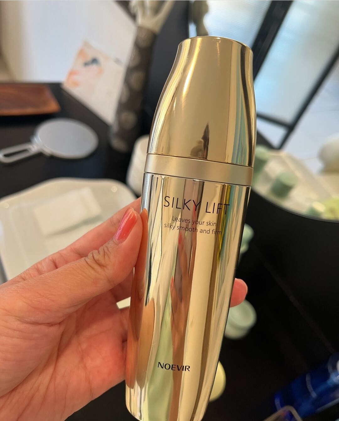 送10g中样日本NOEVIR诺薇雅silky lift丝滑提拉黄金精华45g保湿评价- 淘宝网