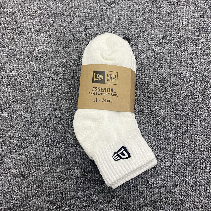 Original Korean Product! One Card, Three Pairs, Great Value! Simple Logo Embroidery, Unisex Terry Mid-High Tube Sports Socks