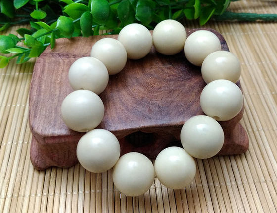 Lao Li's handmade ivory fruit bracelets, ivory fruit Buddha beads, ivory fruit round Buddha beads, natural fidelity