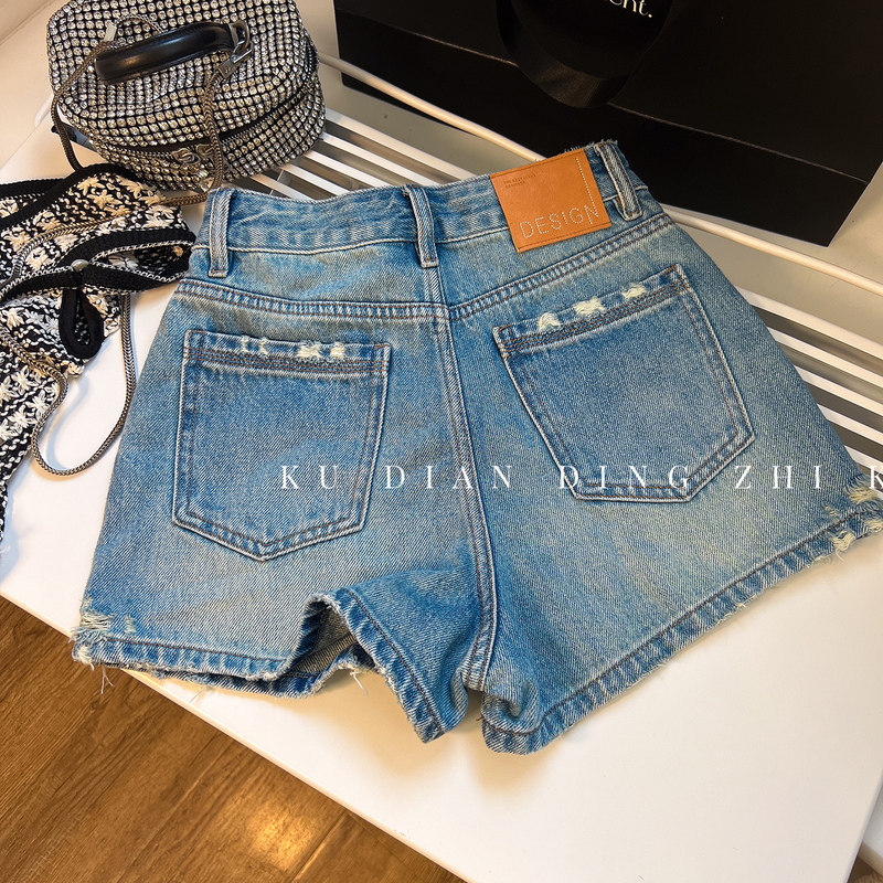 European Style Denim Shorts for Women 2026 Summer New Wide-Leg Light Blue Slimming High-Waisted A-Line Hot Pants That Make Legs Look Longer European Style Denim Shorts for Women 2026 Summer New Wide-Leg Light Blue Slimming High-Waisted A-Line Hot Pants That Make Legs Look Longer