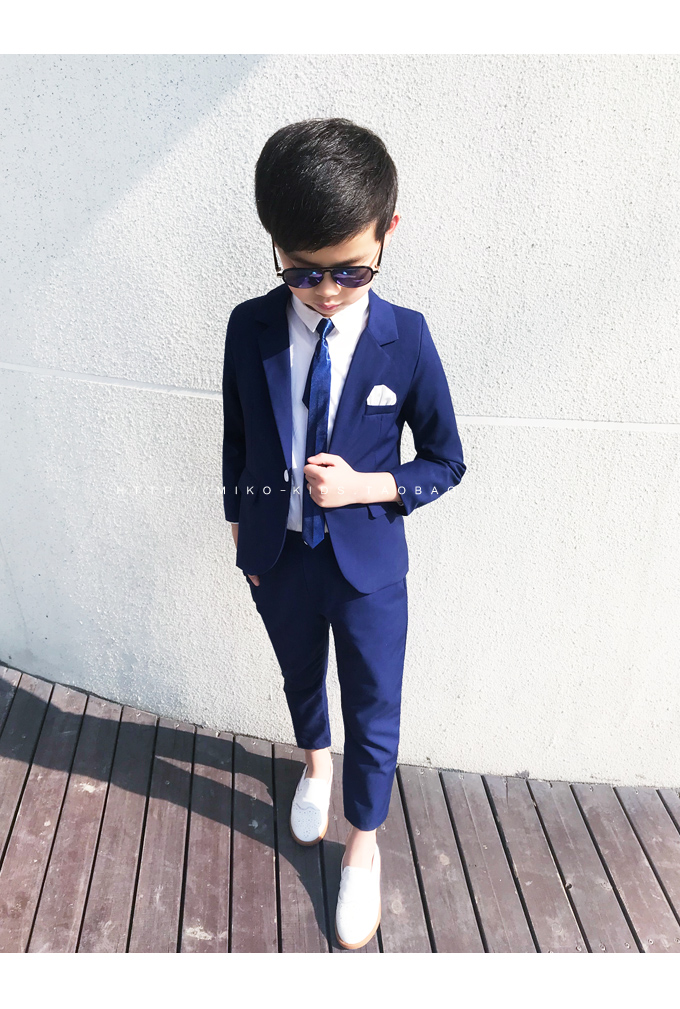 Mùa xuân trẻ em quần áo bé trai phù hợp với đám cưới hoa cô gái chủ nhà sàn catwalk cậu bé biểu diễn đàn piano đồ bộ cho bé gái