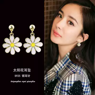 Flower wild earrings simple sterling silver earrings women's 2021 new trendy Korean net red earrings thin round face earrings