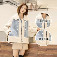 Áo khoác lông cừu lông cao cấp Một chiếc áo khoác nữ màu tương phản đôi hàng ngọc trai khóa ngắn áo len lông cừu - Faux Fur áo dạ ép lông cừu dáng dài